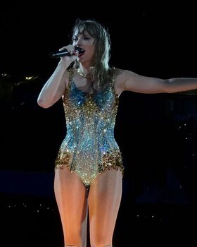 Taylor Swift Nude Leaks OnlyFans Photo 710