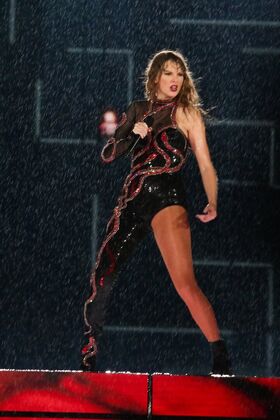 Taylor Swift Nude Leaks OnlyFans Photo 919