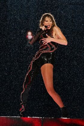 Taylor Swift Nude Leaks OnlyFans Photo 920