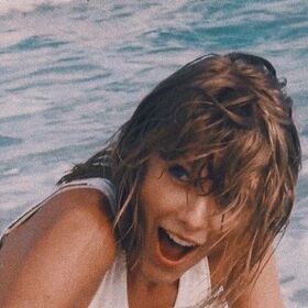 Taylor Swift Nude Leaks OnlyFans Photo 1080
