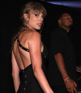 Taylor Swift Nude Leaks OnlyFans Photo 1198