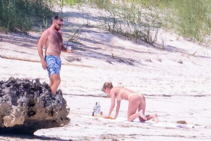 Taylor Swift Nude Leaks OnlyFans Photo 2217