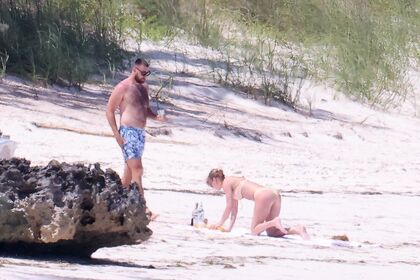 Taylor Swift Nude Leaks OnlyFans Photo 2218