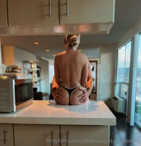 thenaughtytravelers Nude Leaks OnlyFans Photo 18