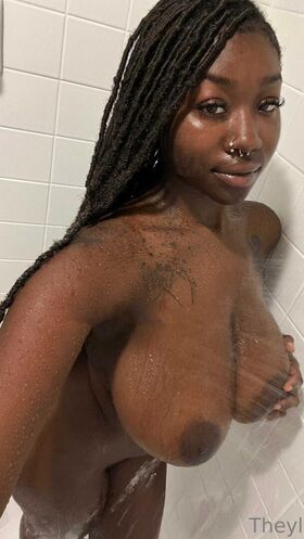 theyluvvleila Nude Leaks OnlyFans Photo 44