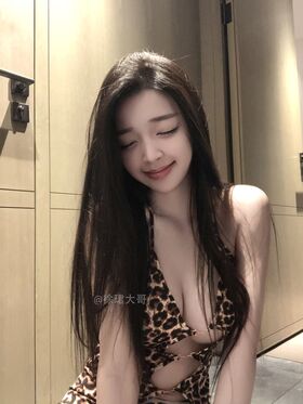 Thick Asian Women Nude Leaks OnlyFans Photo 150