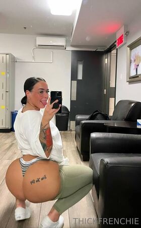 Thickfrenchie Nude Leaks OnlyFans Photo 13