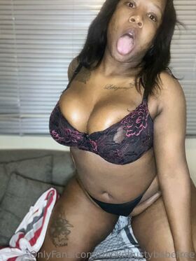 thicknbustybby Nude Leaks OnlyFans Photo 47