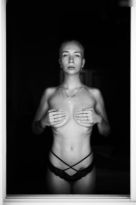 thisislannique Nøgne lækkede OnlyFans foto 25