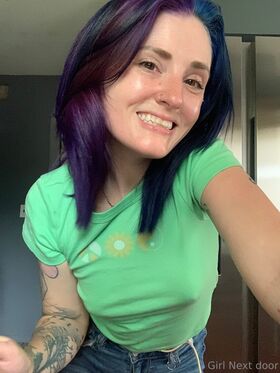 tinytatted Procurena gola OnlyFans fotografija 33