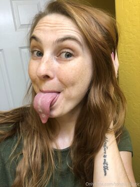 Tongue-tastic Nude Leaks OnlyFans Photo 10