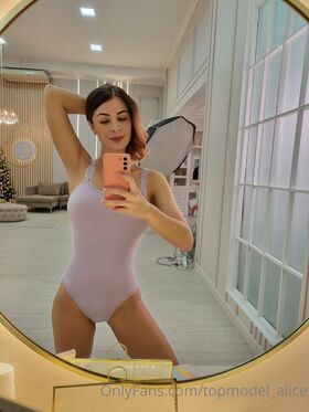 topmodel_alice Nude Leaks OnlyFans Photo 2