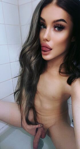 Trannyeva Nude Leaks OnlyFans Photo 4