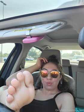 Trin's Feet Nude Leaks OnlyFans Photo 57
