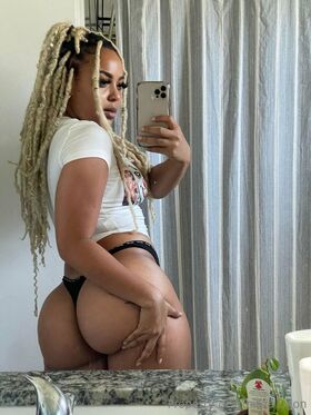 TrinDen Fotografie scursă ilegal OnlyFans dezbrăcată 53