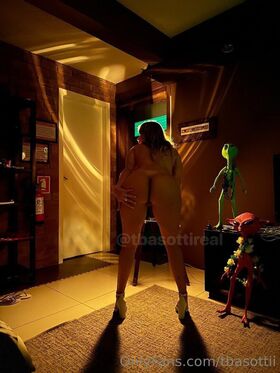 Tuani Basotti Nude Leaks OnlyFans Photo 14