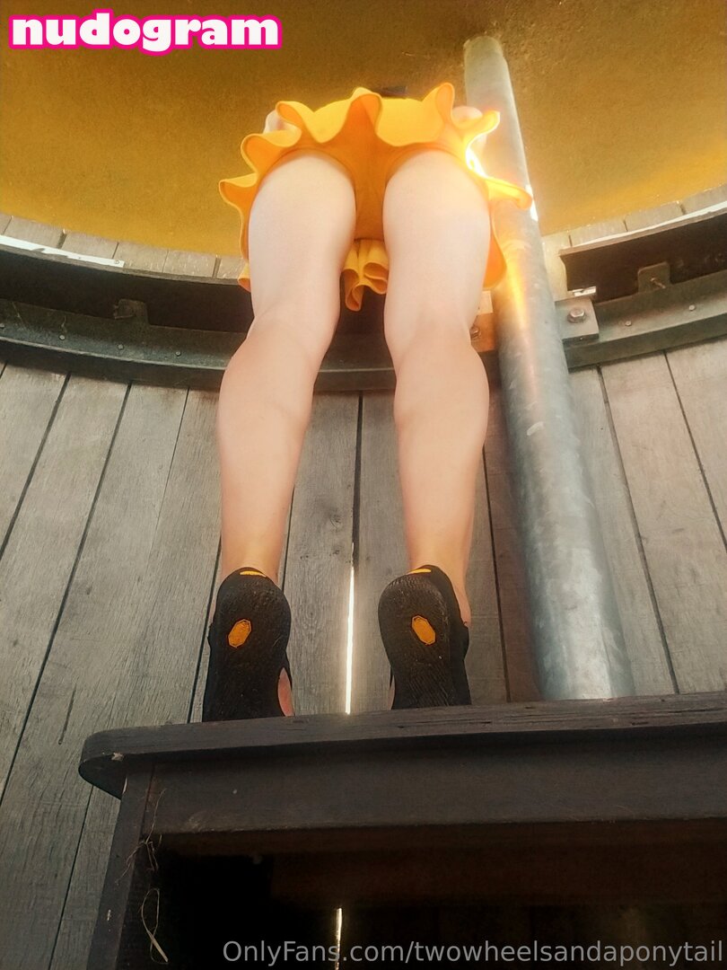 Twowheelsandponytail