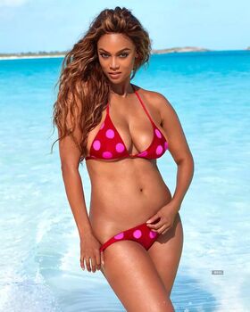 Tyra Banks Nude Leaks OnlyFans Photo 38