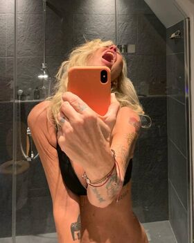 Ulrika Jonsson Nude Leaks OnlyFans Photo 9