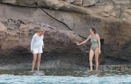 Uma Thurman Nude Leaks OnlyFans Photo 101