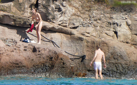 Uma Thurman Nude Leaks OnlyFans Photo 103