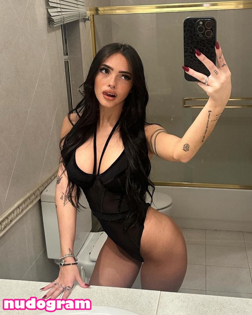 Galería Valentina Goldzen - contenido desnudo