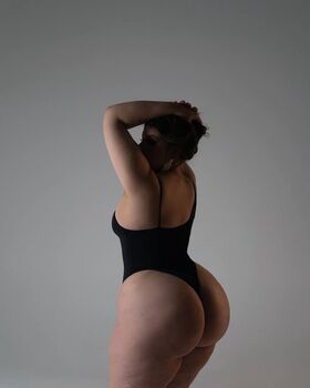 Venus Rubens Nude Leaks OnlyFans Photo 6