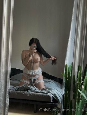 Veronika Mescudi Nude Leaks OnlyFans Photo 7