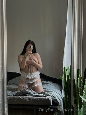 Veronika Mescudi Nude Leaks OnlyFans Photo 9