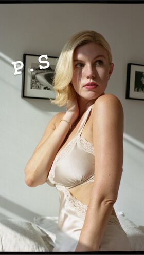 Vivienne Cole Nude Leaks OnlyFans Photo 25