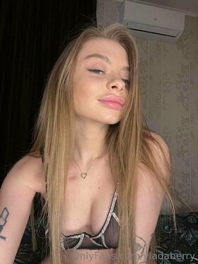 vladaberry Nude Leaks OnlyFans Photo 21