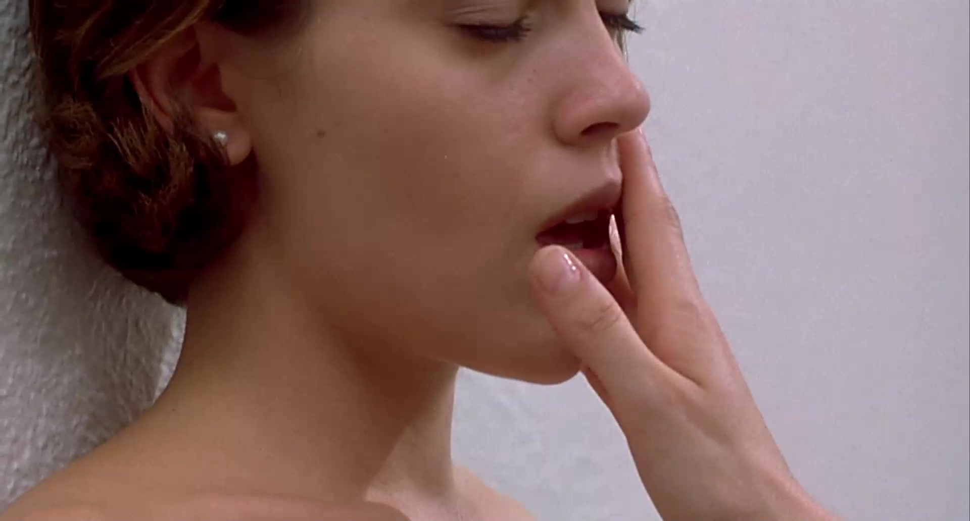 Alyssa Milano Nude Embrace Of The Vampire 1995 Hd 1080p