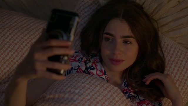 Lily Collins Nude Pics