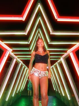 wahyne Foto trapelata OnlyFans nuda 200