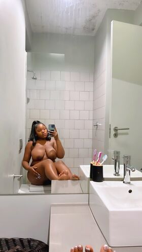 Wandi Ndlovu Nude Leaks OnlyFans Photo 4