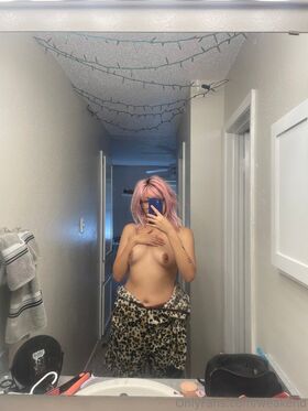 weakend Nude Leaks OnlyFans Photo 2