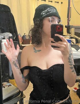 whimsicalgoth Nude Leaks OnlyFans Photo 25