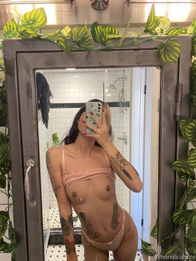 whoreticulture Nude Leaks OnlyFans Photo 4