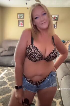 Wifey And Chubby Nude Leaks OnlyFans Photo 4
