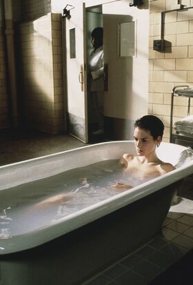 Winona Ryder Nude Leaks OnlyFans Photo 37