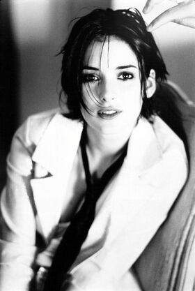 Winona Ryder Nude Leaks OnlyFans Photo 43