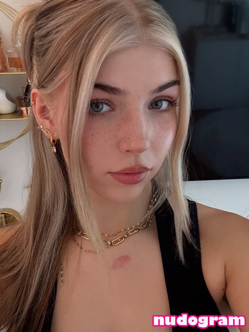 her mesmerizing look