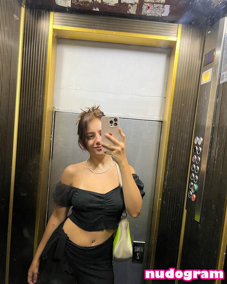 Yaren Açıkgöz  yarenackgozz Гола изтичане OnlyFans снимка 20 - Nudogram  v2.1