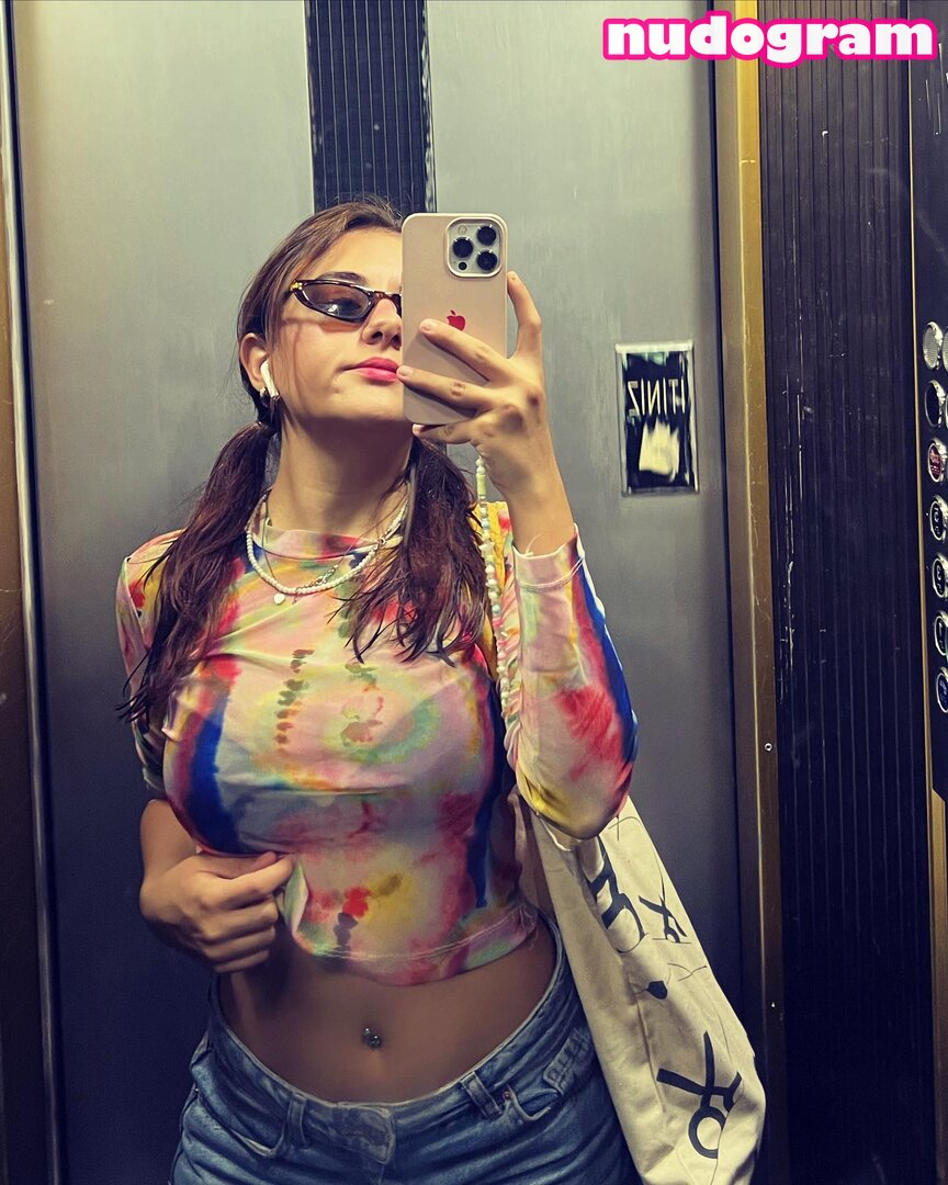 Yaren Açıkgöz  yarenackgozz Гола изтичане OnlyFans снимка 21 - Nudogram  v2.1