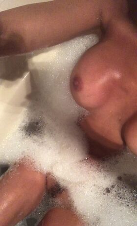 Yasmine Lafitte Nude Leaks OnlyFans Photo 16