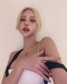 Yoon Chae Ah Nude Leaks OnlyFans Photo 12