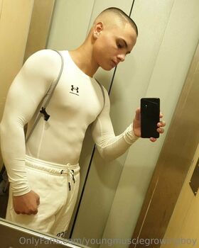 youngmusclegrowingboy Nude Leaks OnlyFans Photo 13
