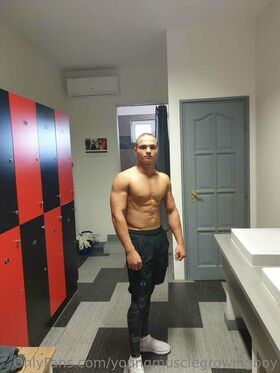 youngmusclegrowingboy Nude Leaks OnlyFans Photo 35