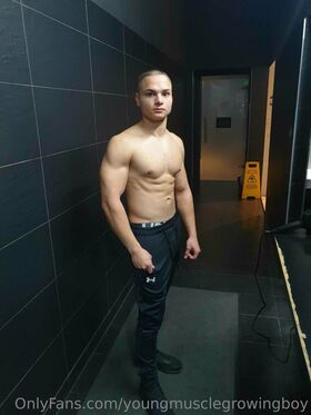 youngmusclegrowingboy Nude Leaks OnlyFans Photo 37