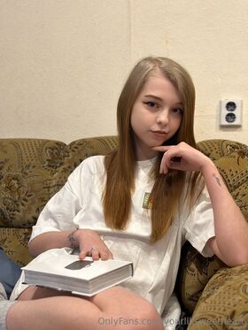 yourlil.sweetheart Гола изтичане OnlyFans снимка 2